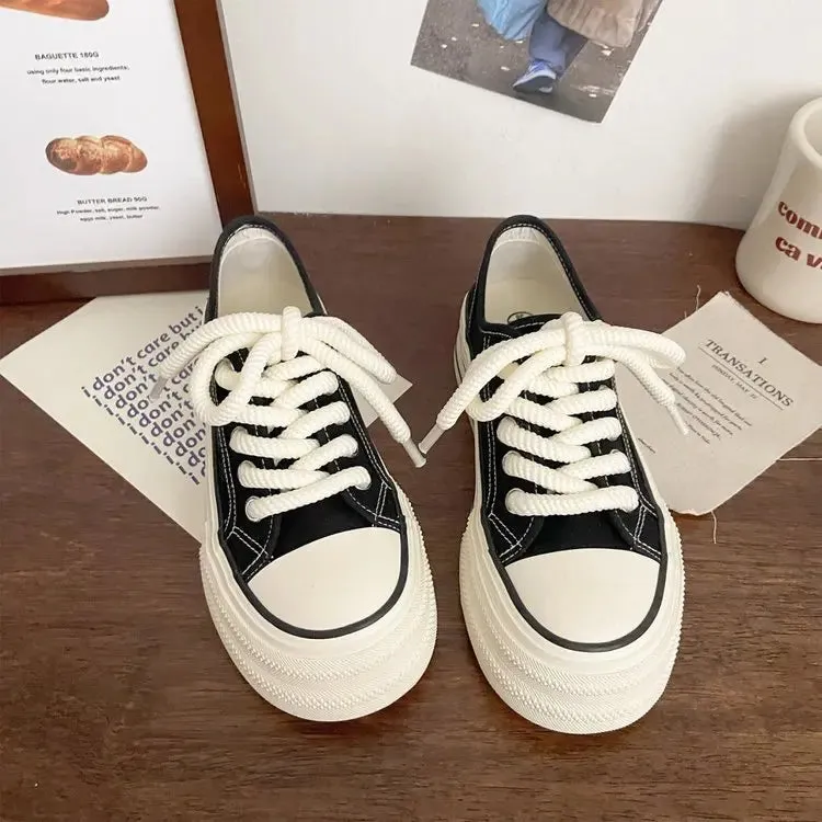 Cream thick soled canvas shoes for women, thin design for spring and summer, new Instagram trend, niche white shoes