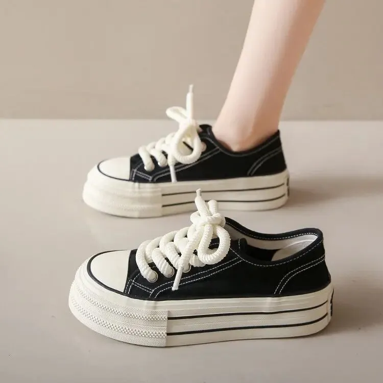 Cream thick soled canvas shoes for women, thin design for spring and summer, new Instagram trend, niche white shoes