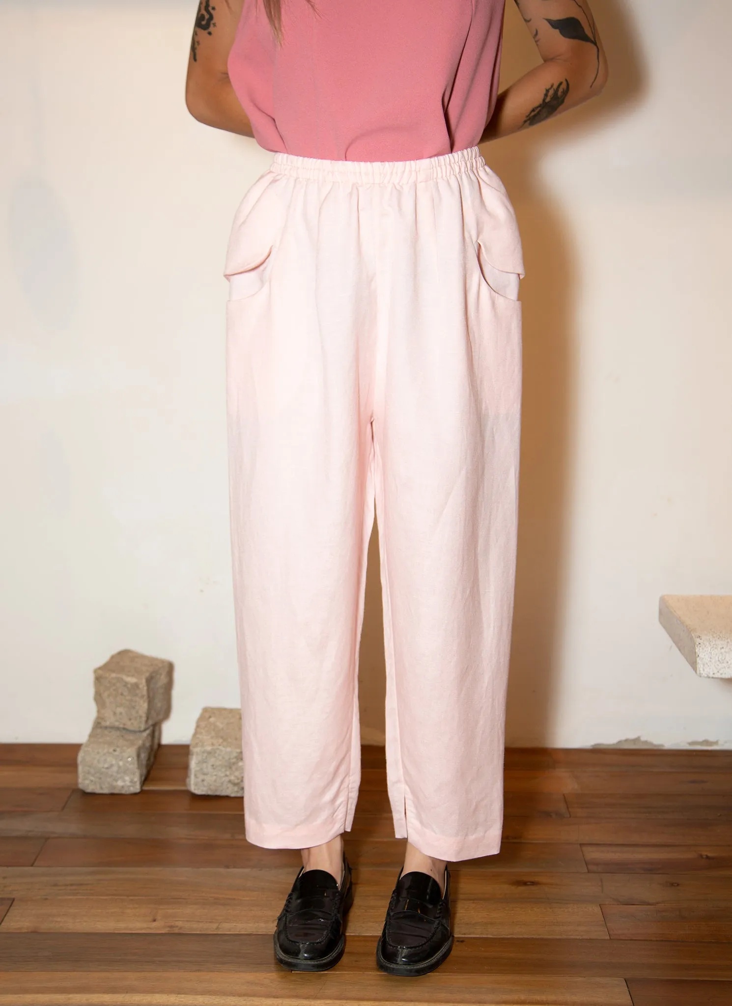 Ease Tapered Linen Pocket Pant (Unisex) in Light Pink