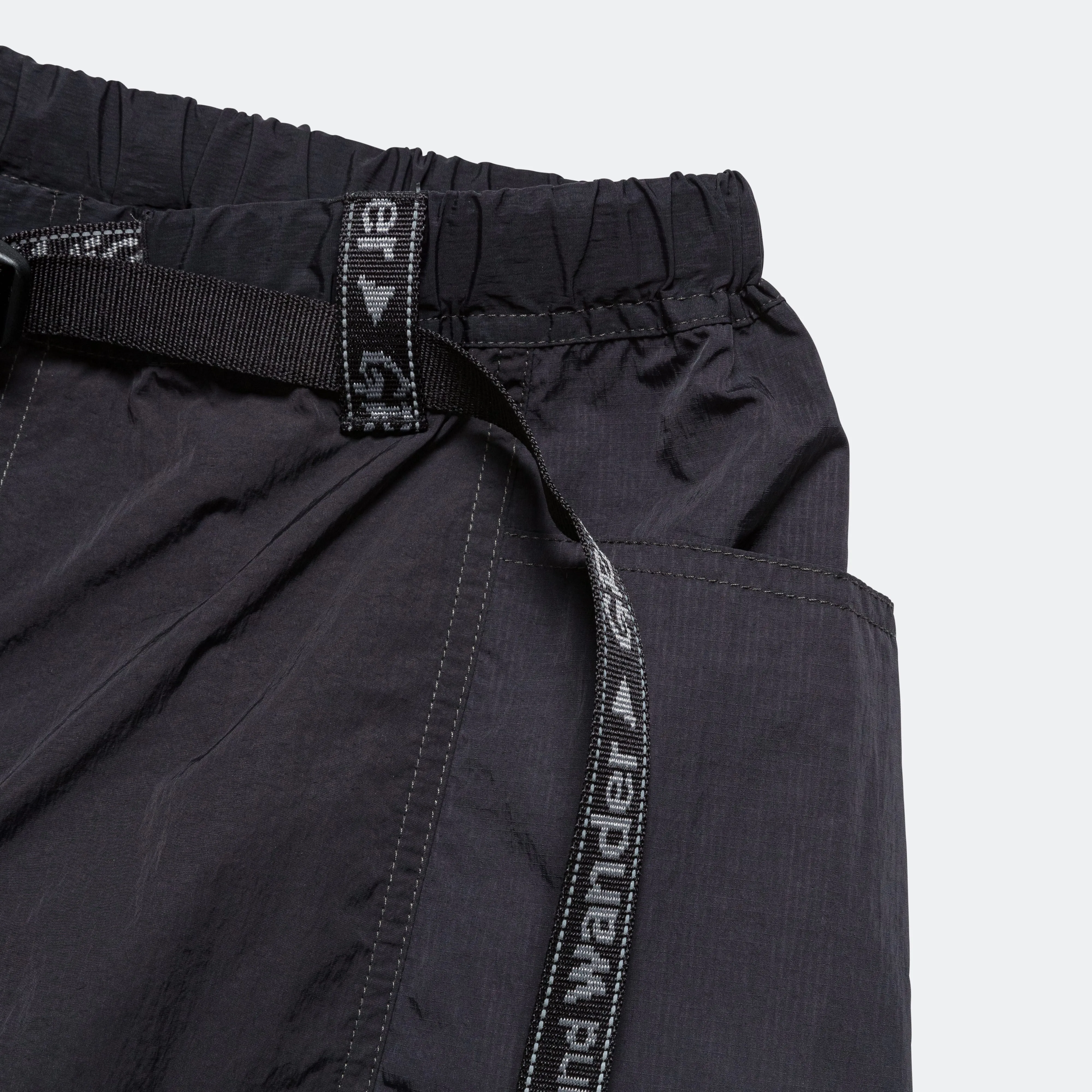 Patchwork Wind Short × and wander - Black