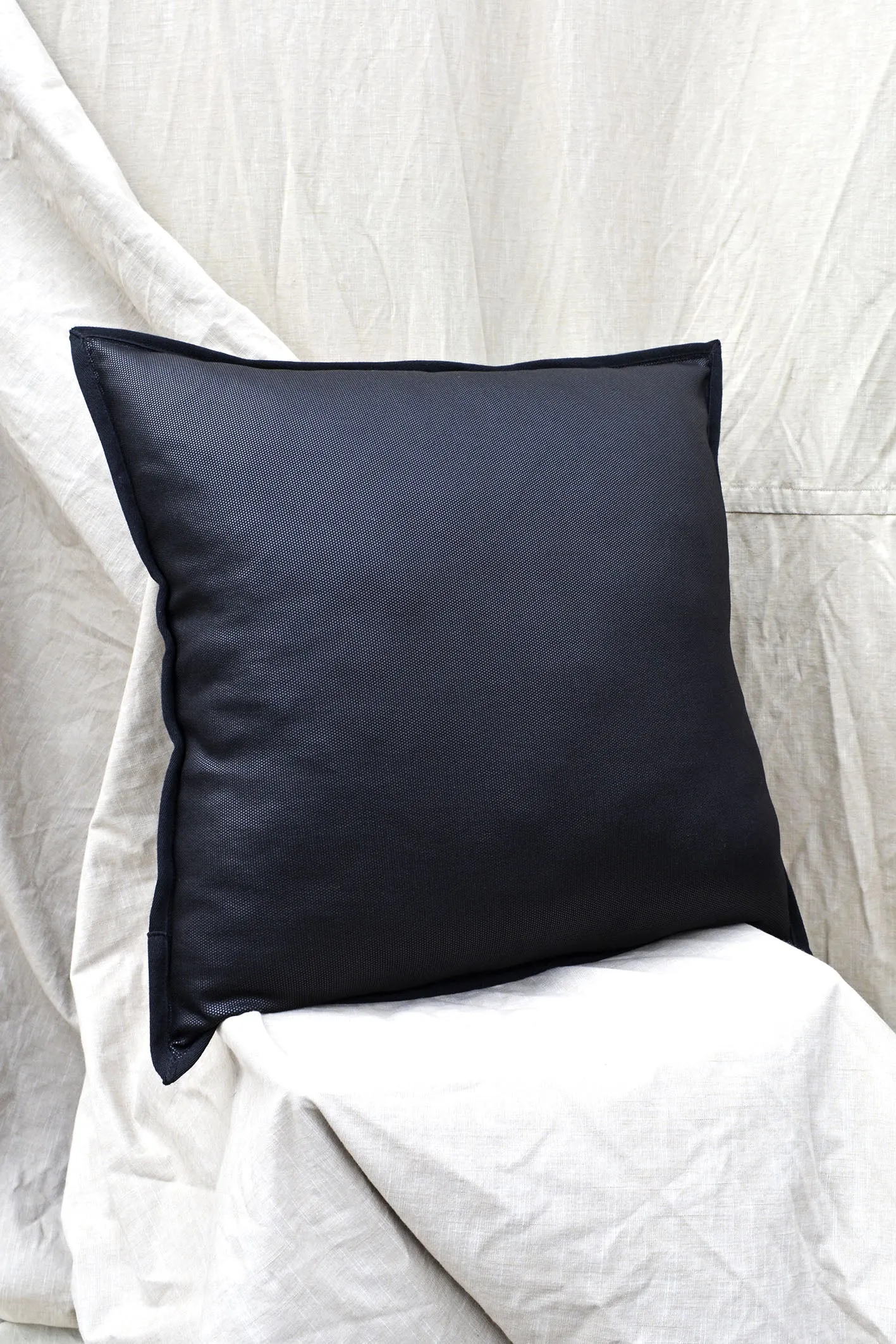 SQUARE APPLIQUE CUSHION - ONYX OBSIDIAN