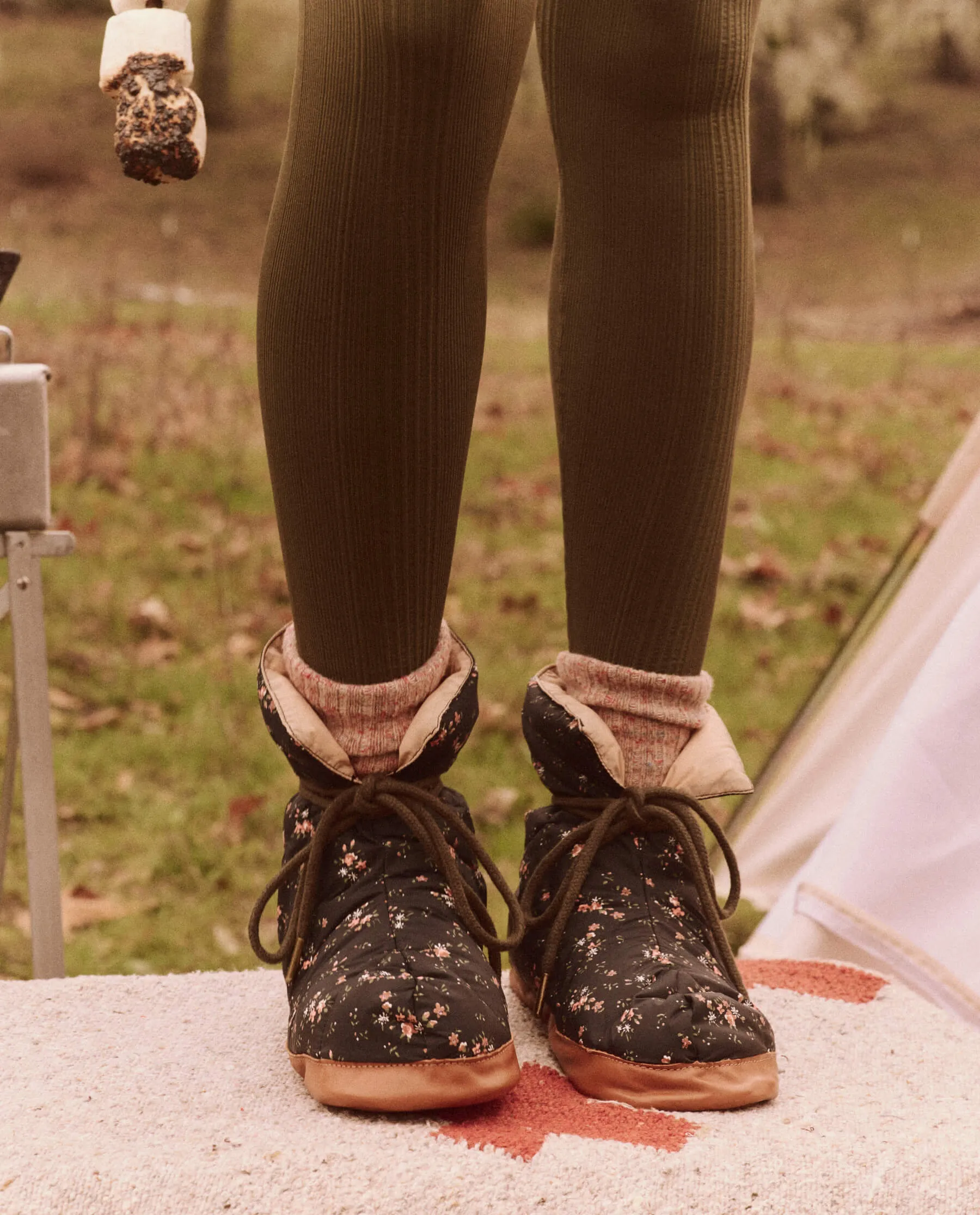 The Down Quilted Puffer Slipper. -- Wilderness Floral and Powder Pink