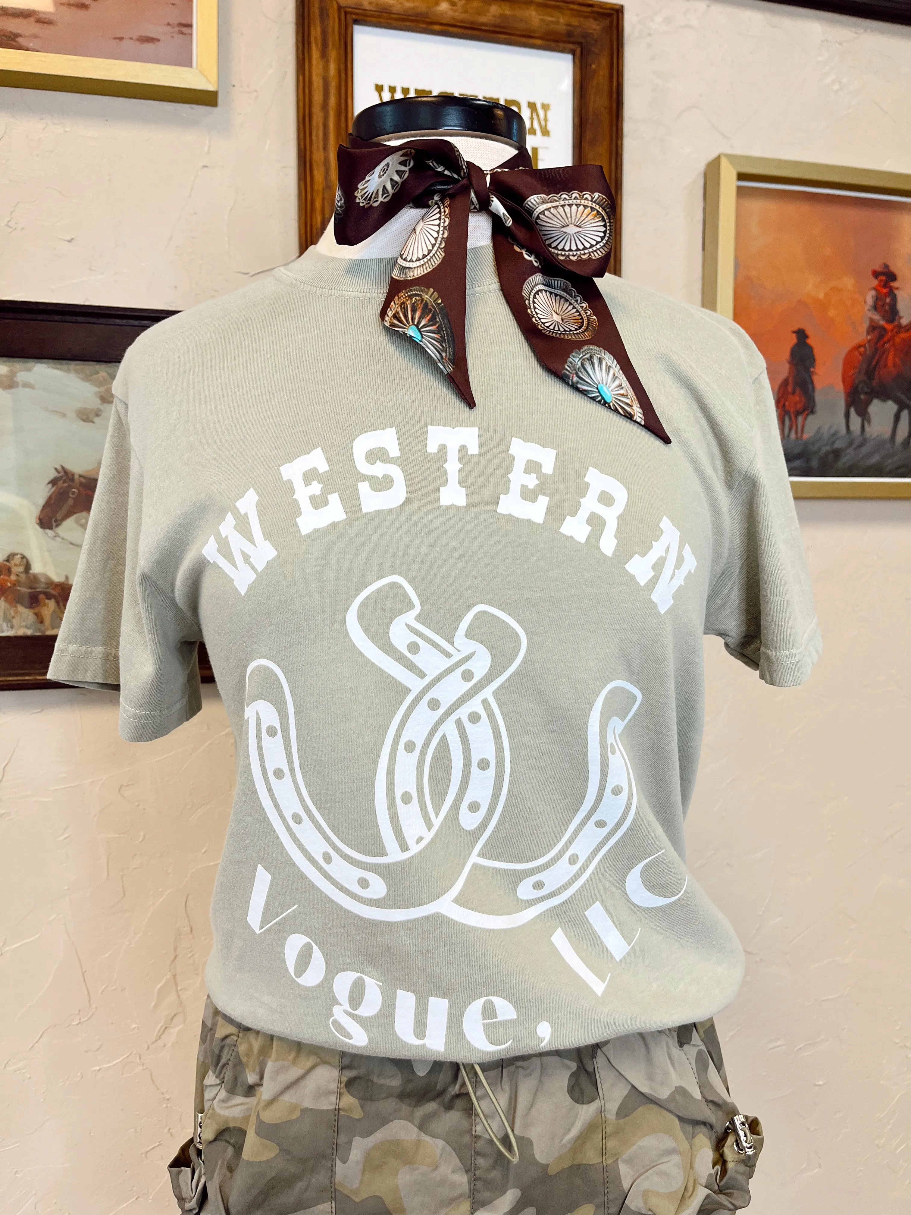 The Lucky Horseshoes Western Vogue T-Shirt